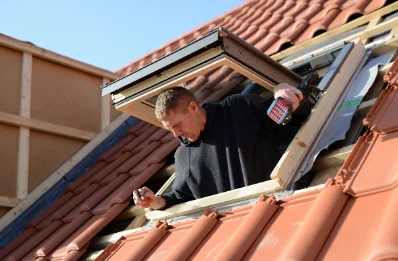 Pose de fenêtres de toit Velux à Manthelan